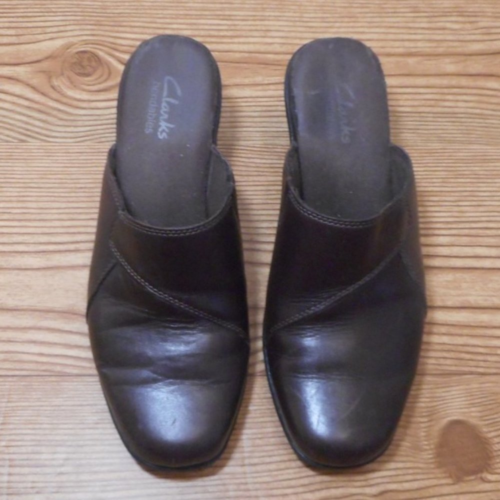 Clarks Bendables leather clogs